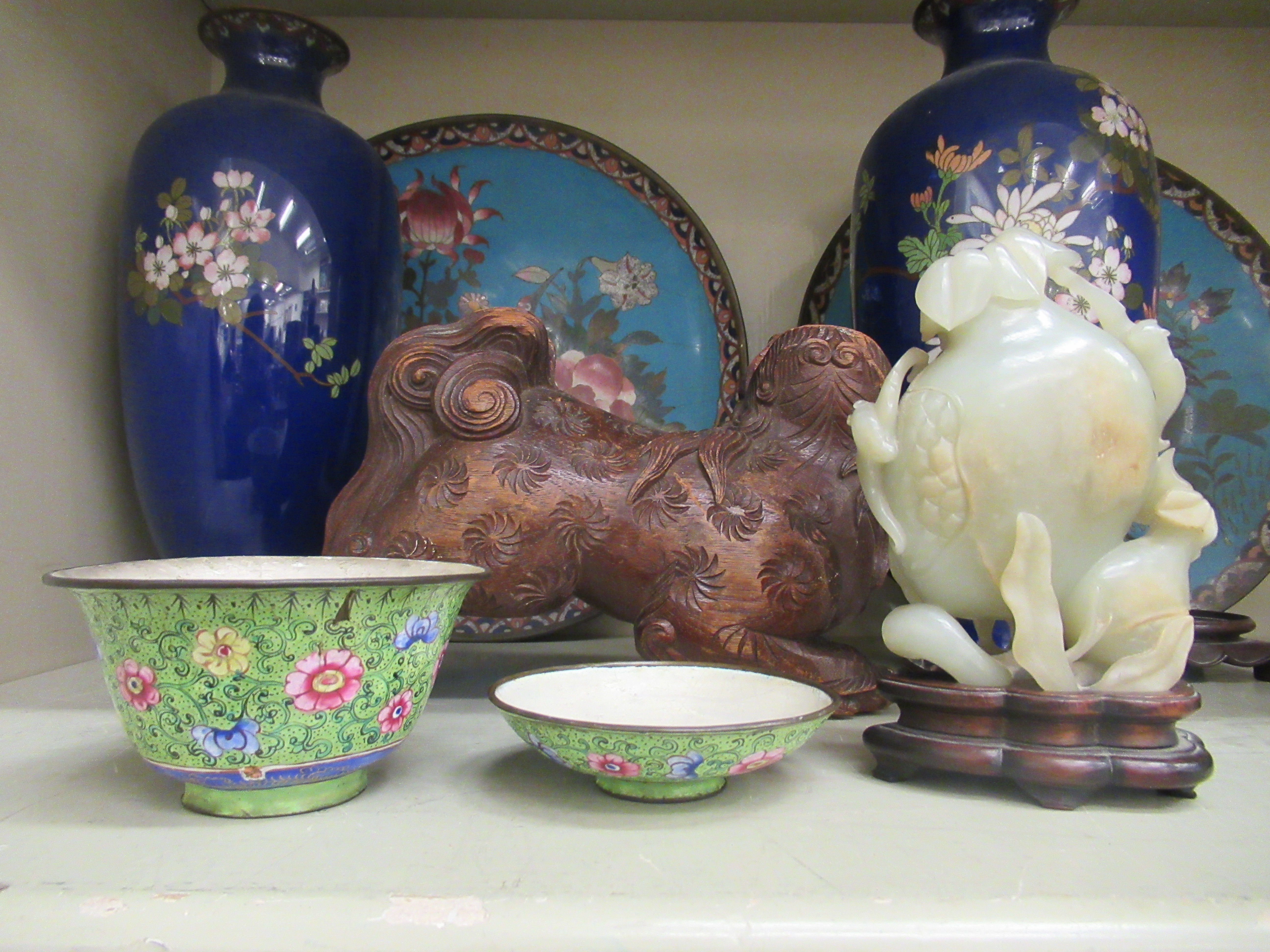 19th and 20thC Oriental collectables: to include cloisonné, jade and enamel vases  various sizes - Image 5 of 27