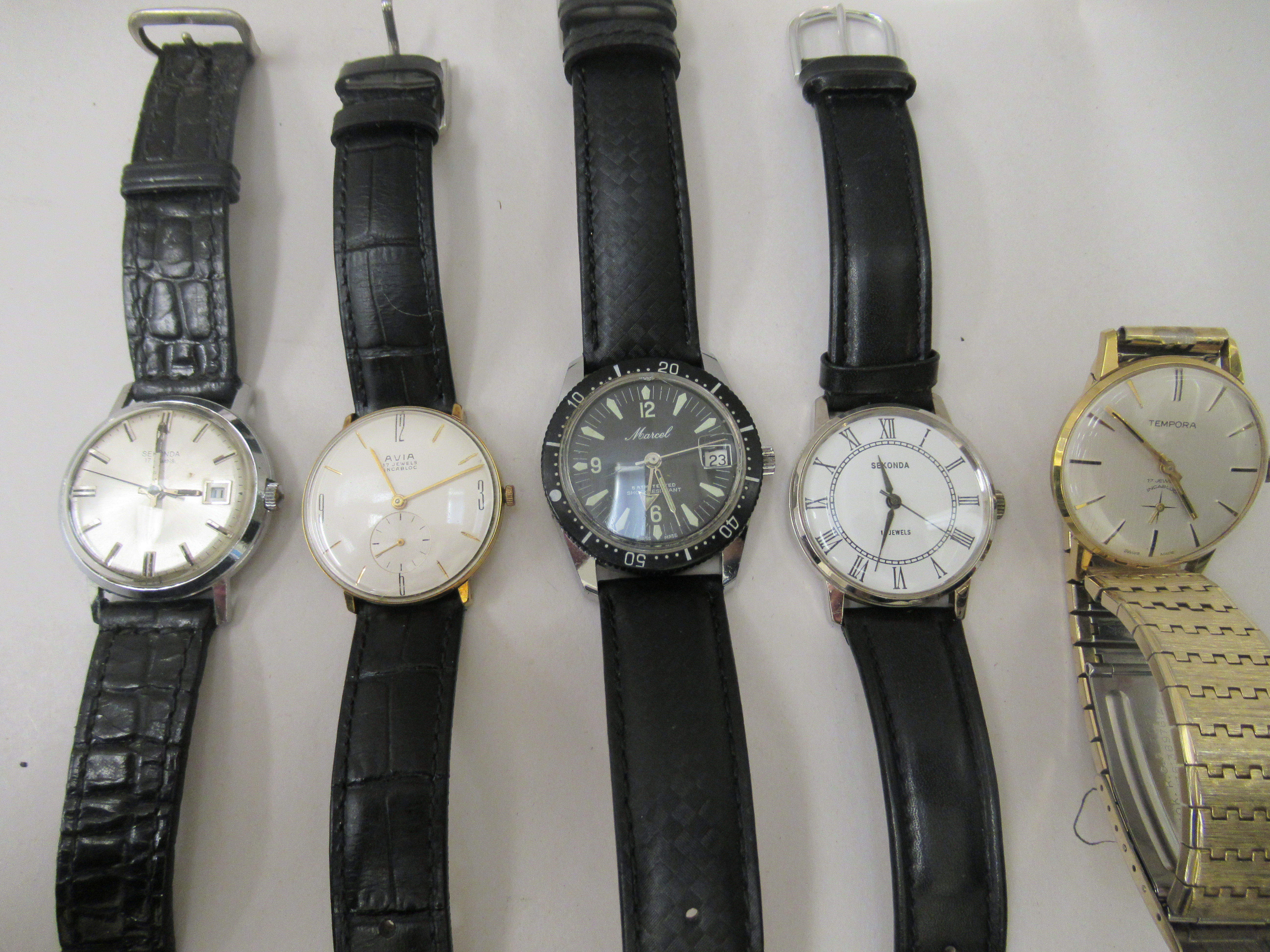 Five variously cased gentlemen's wristwatches, viz. two Sekonda, an Avia, a Marcel and a Tempora, - Image 2 of 5