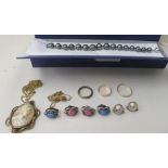 Items of personal ornament: to include a Tahitian cultured pearl bracelet with certificate  boxed;