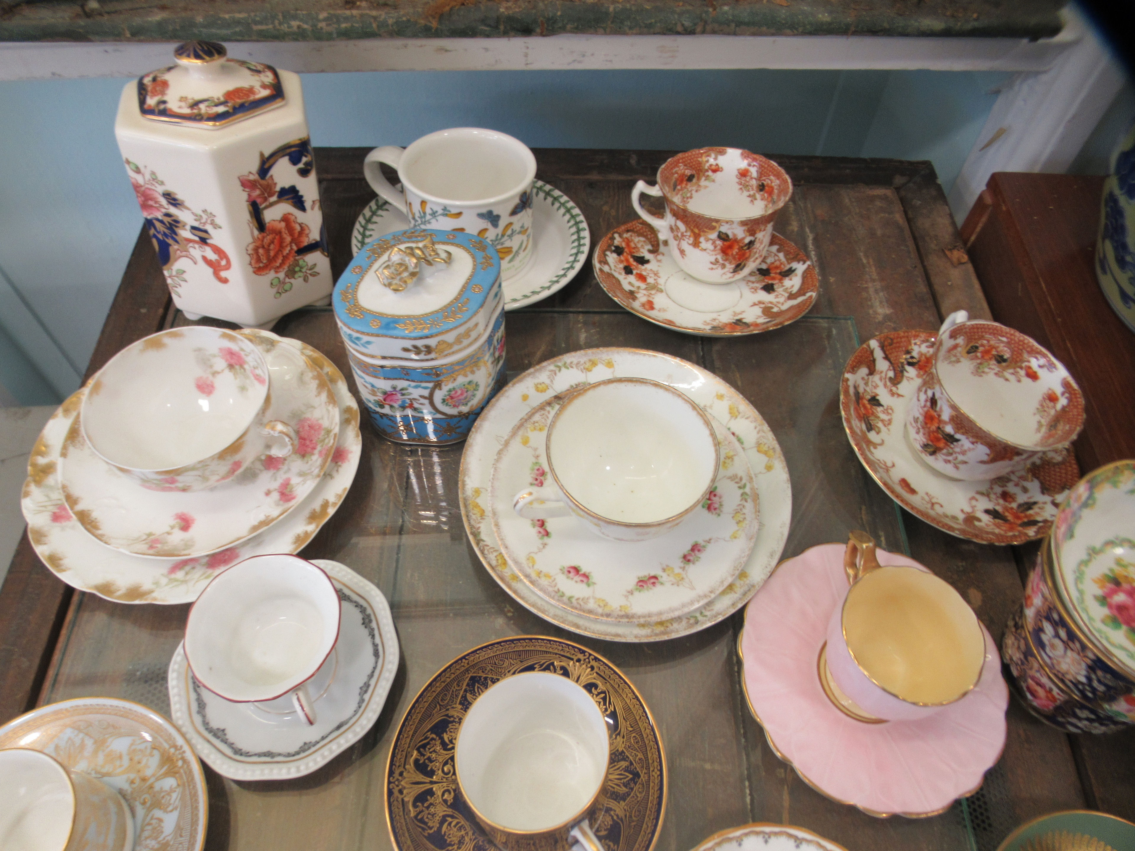 19thC and 20thC china cabinet cups and saucers (some trios): to include Tuscan, Worcester and - Image 4 of 4