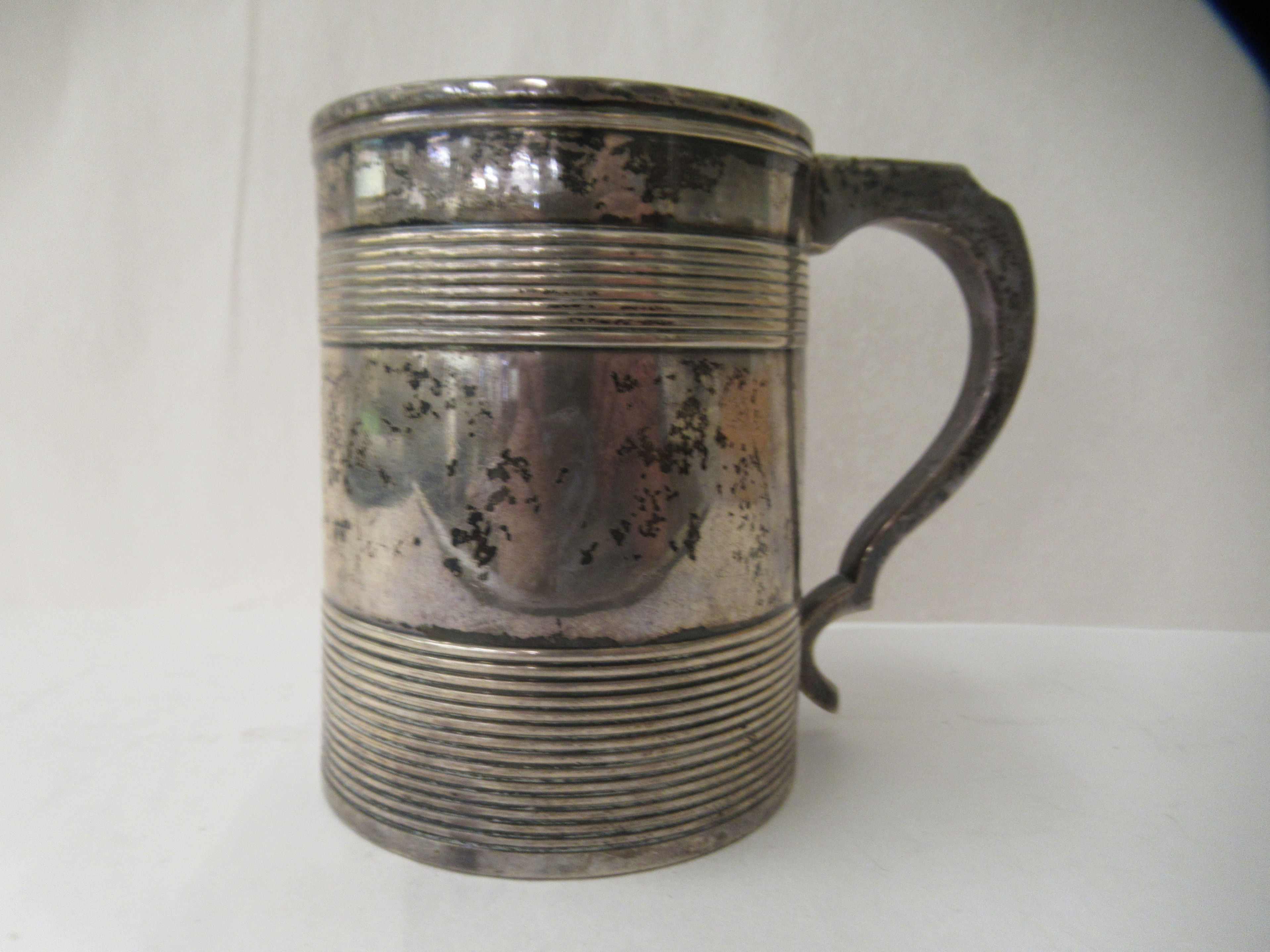 A late Victorian silver tankard  London 1877 - Image 2 of 5