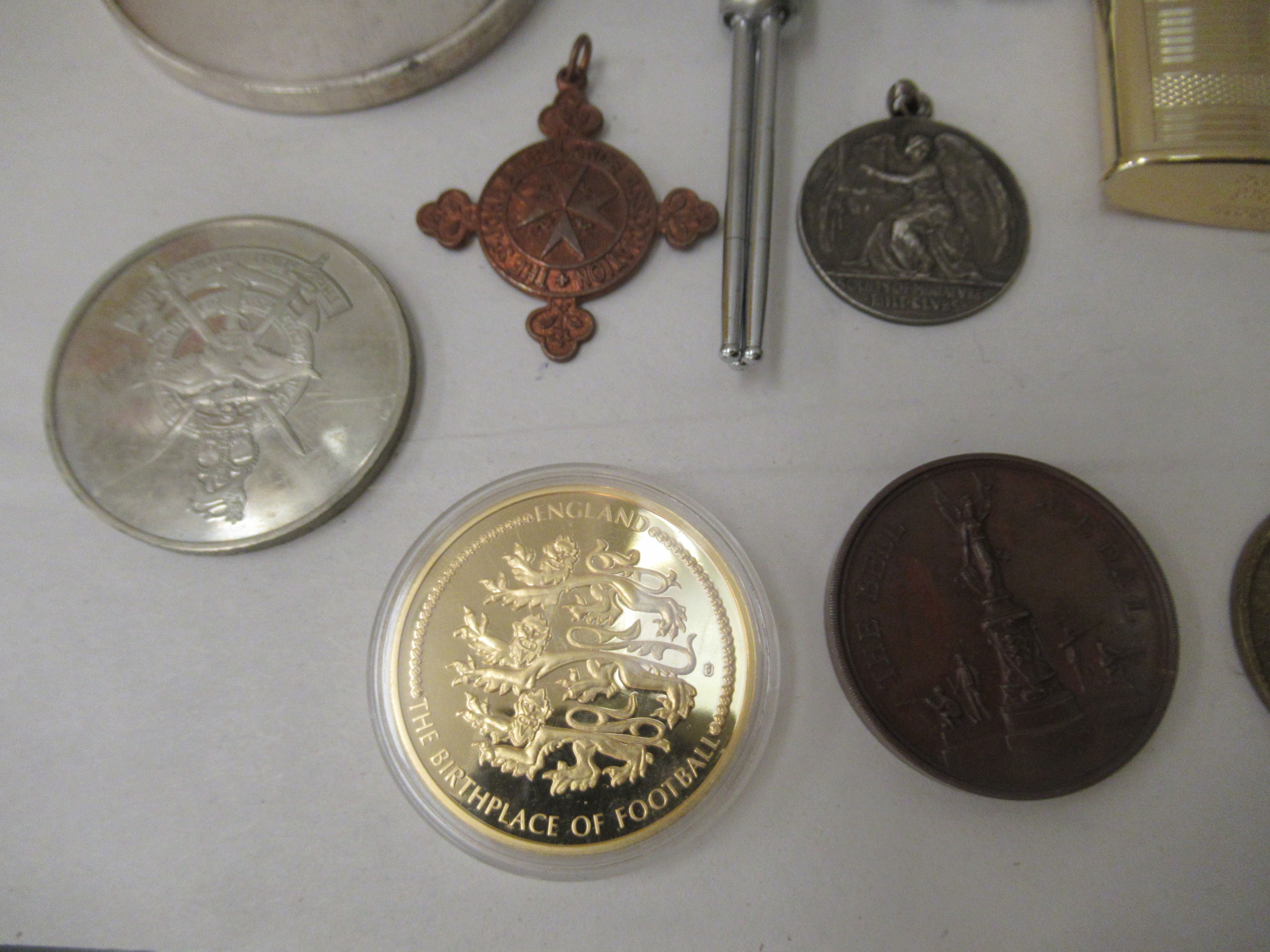 A mixed lot: to include sport and related medallions; a Photo-Flash novelty cigarette lighter; and a - Image 3 of 4