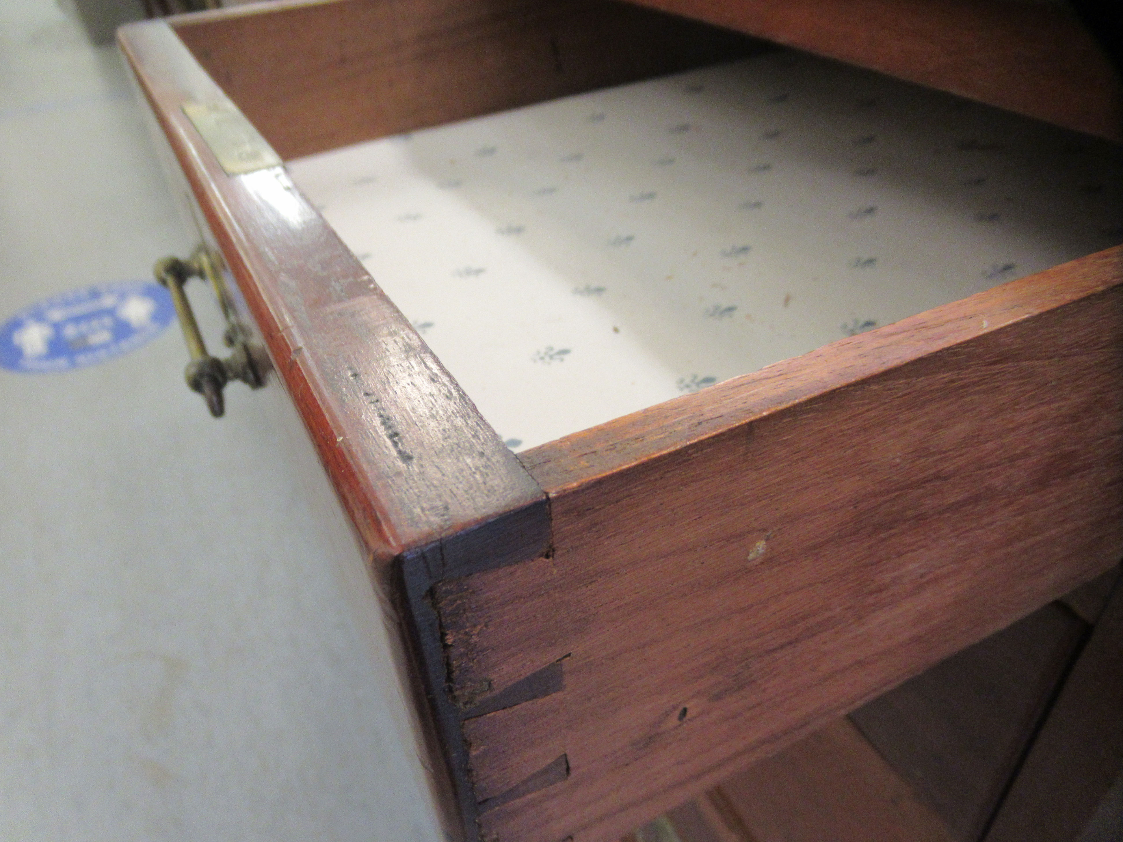 An Edwardian mahogany nine drawer, twin pedestal plinth, the top set with a tooled green hide - Image 3 of 3