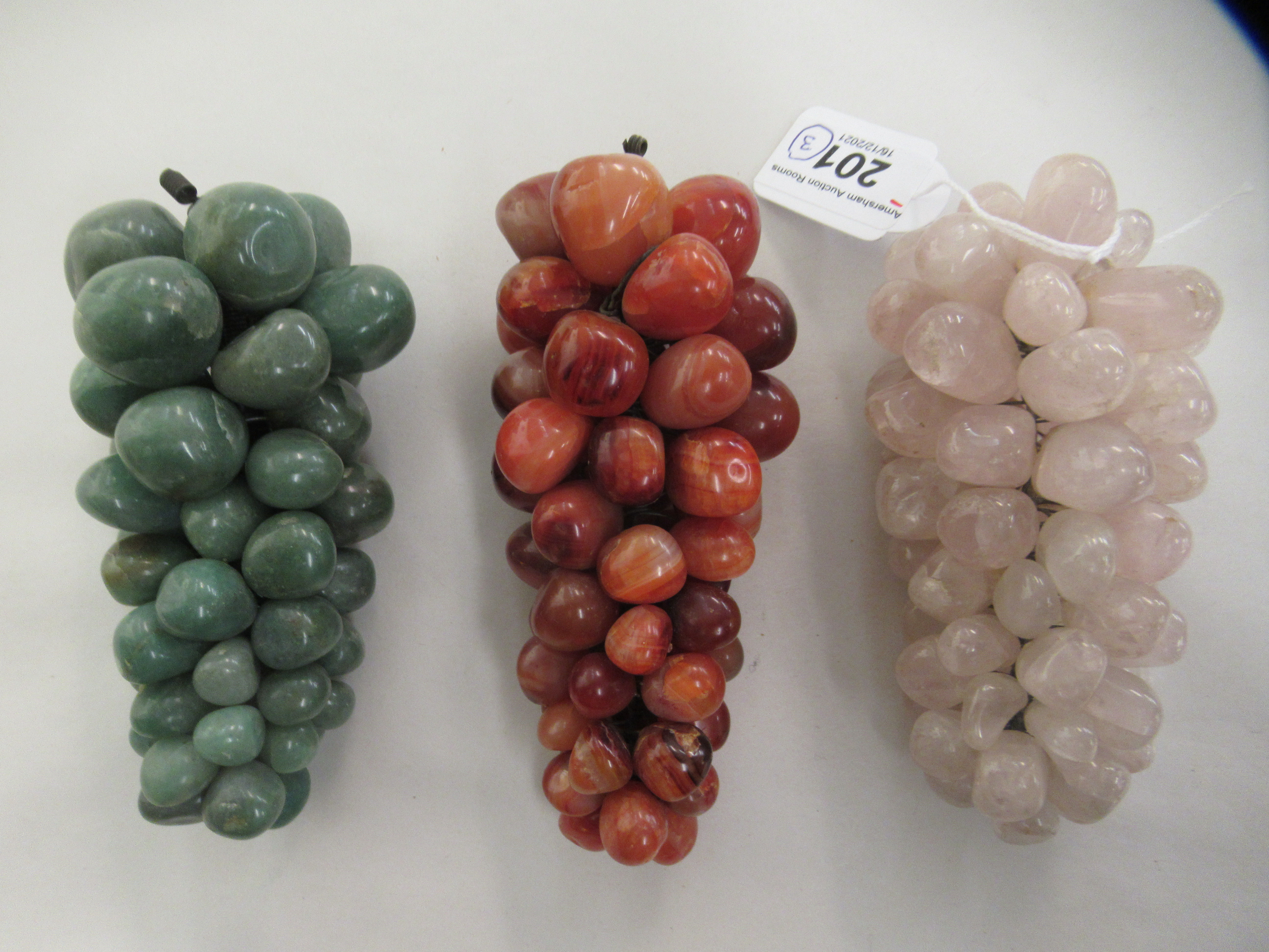 Three coloured hardstone ornaments, each fashioned as a bunch of grapes  6" - 8"h - Image 2 of 4