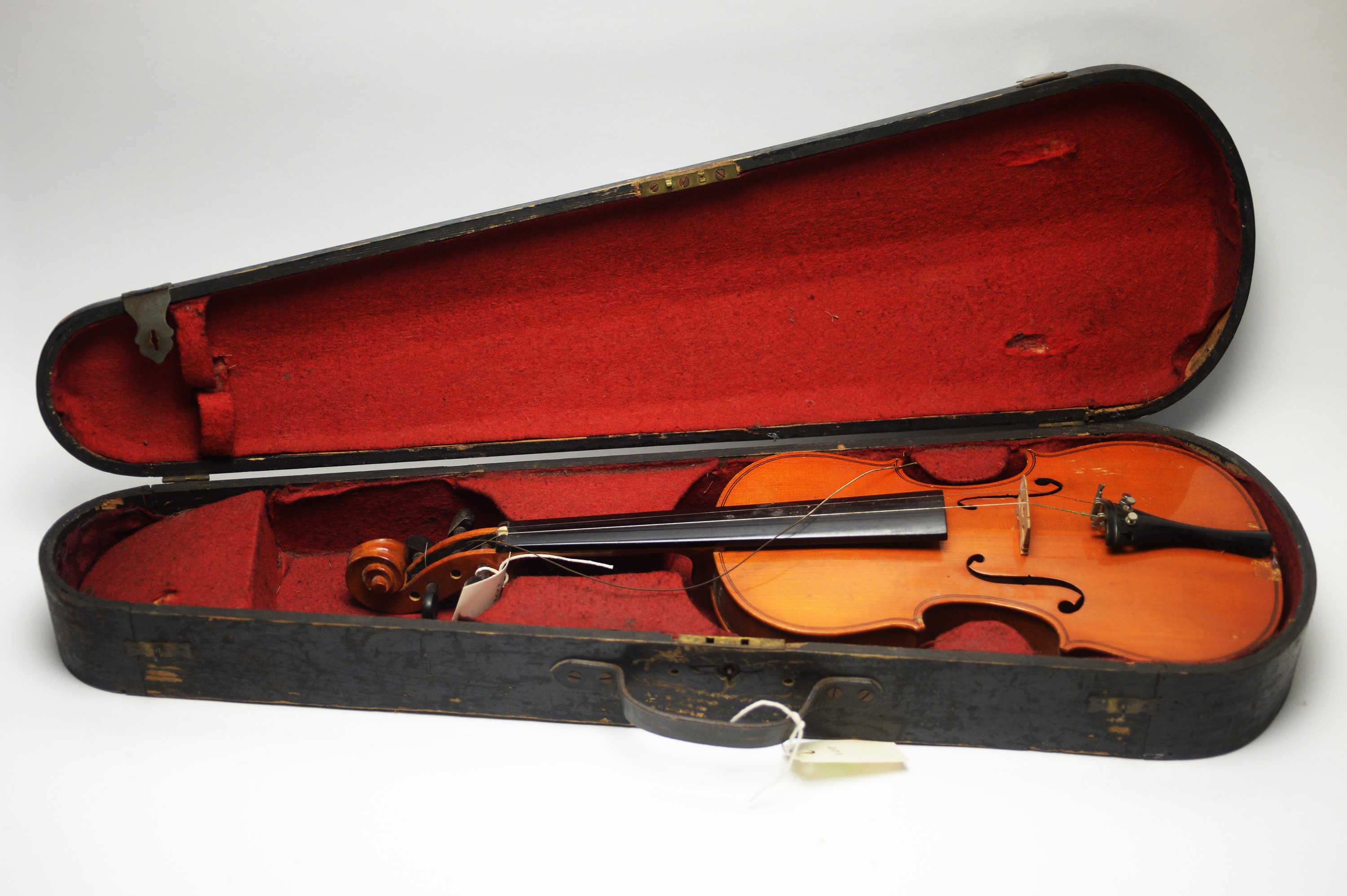 A selection of violins - Image 2 of 3