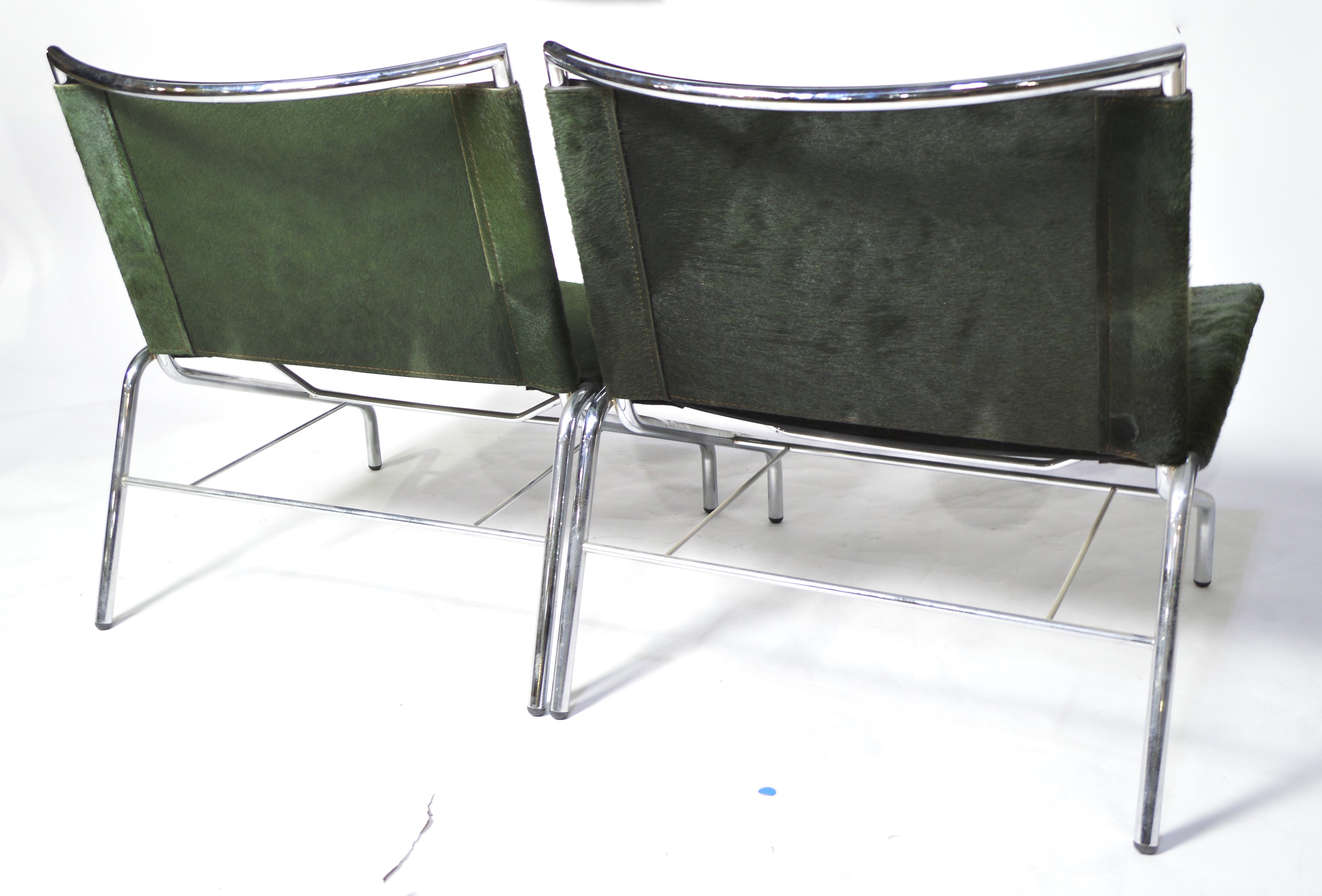 A pair of designer low slung chairs. - Image 2 of 3