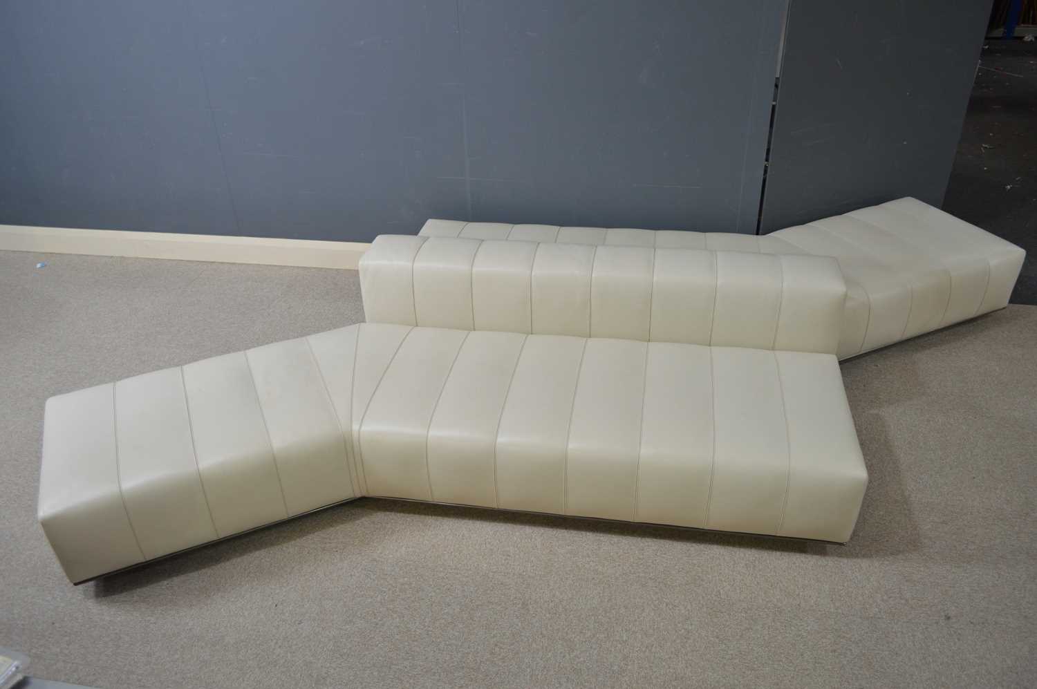 Attributed to Minotti: two cream leather angular seating units. - Image 2 of 8