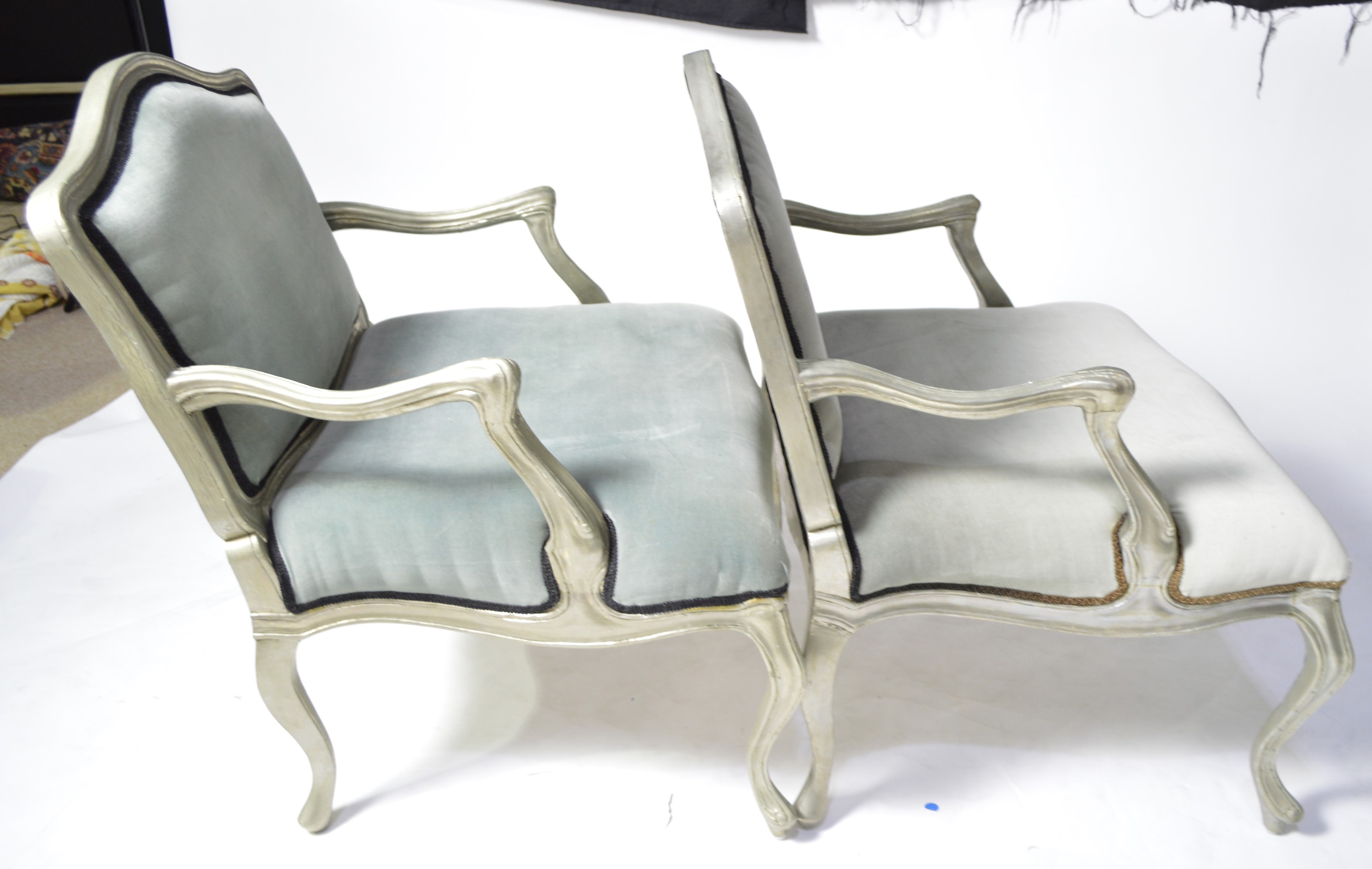 A pair of designer French style armchairs. - Image 3 of 5