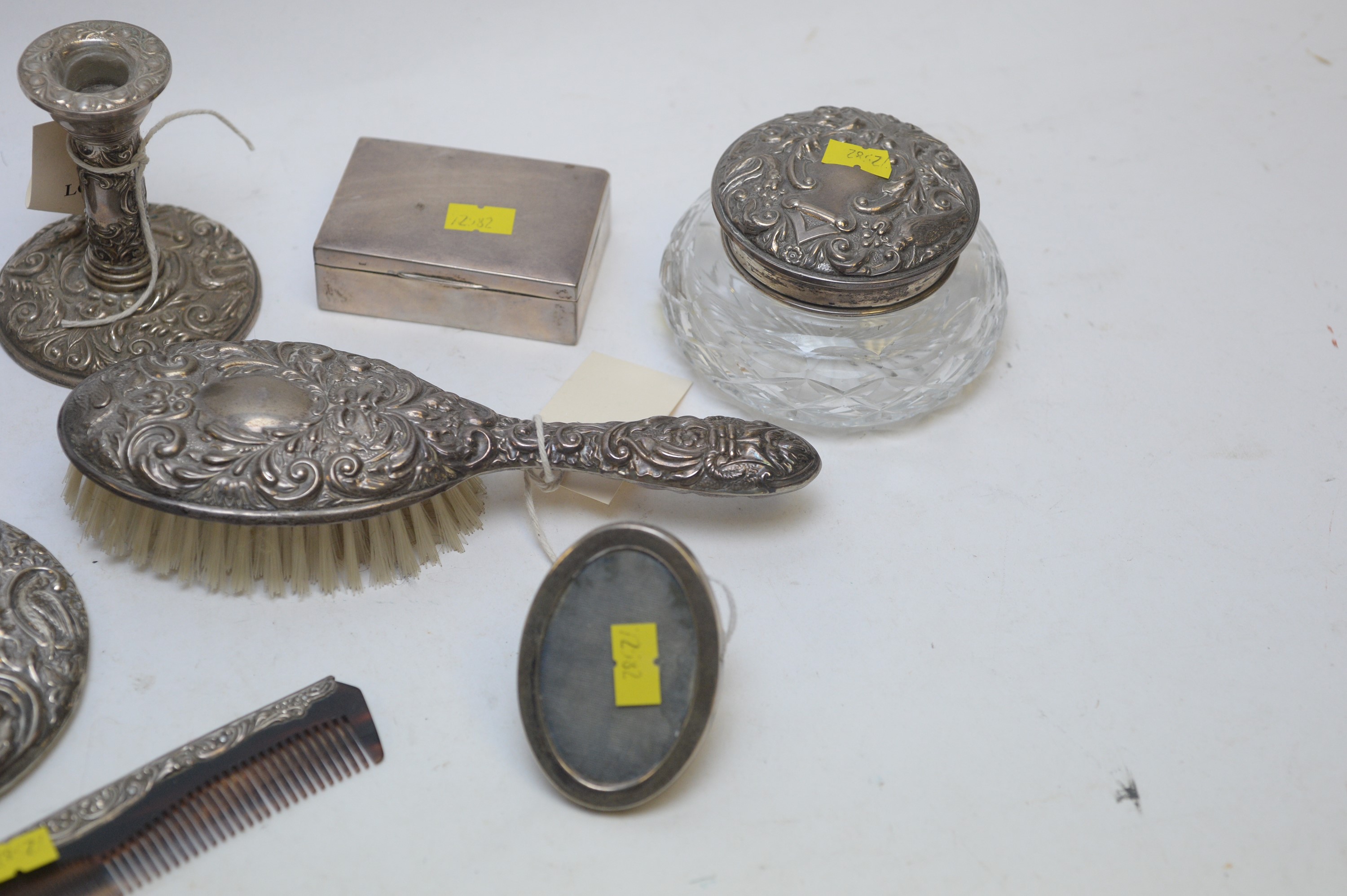 Silver dressing table items. - Image 3 of 4