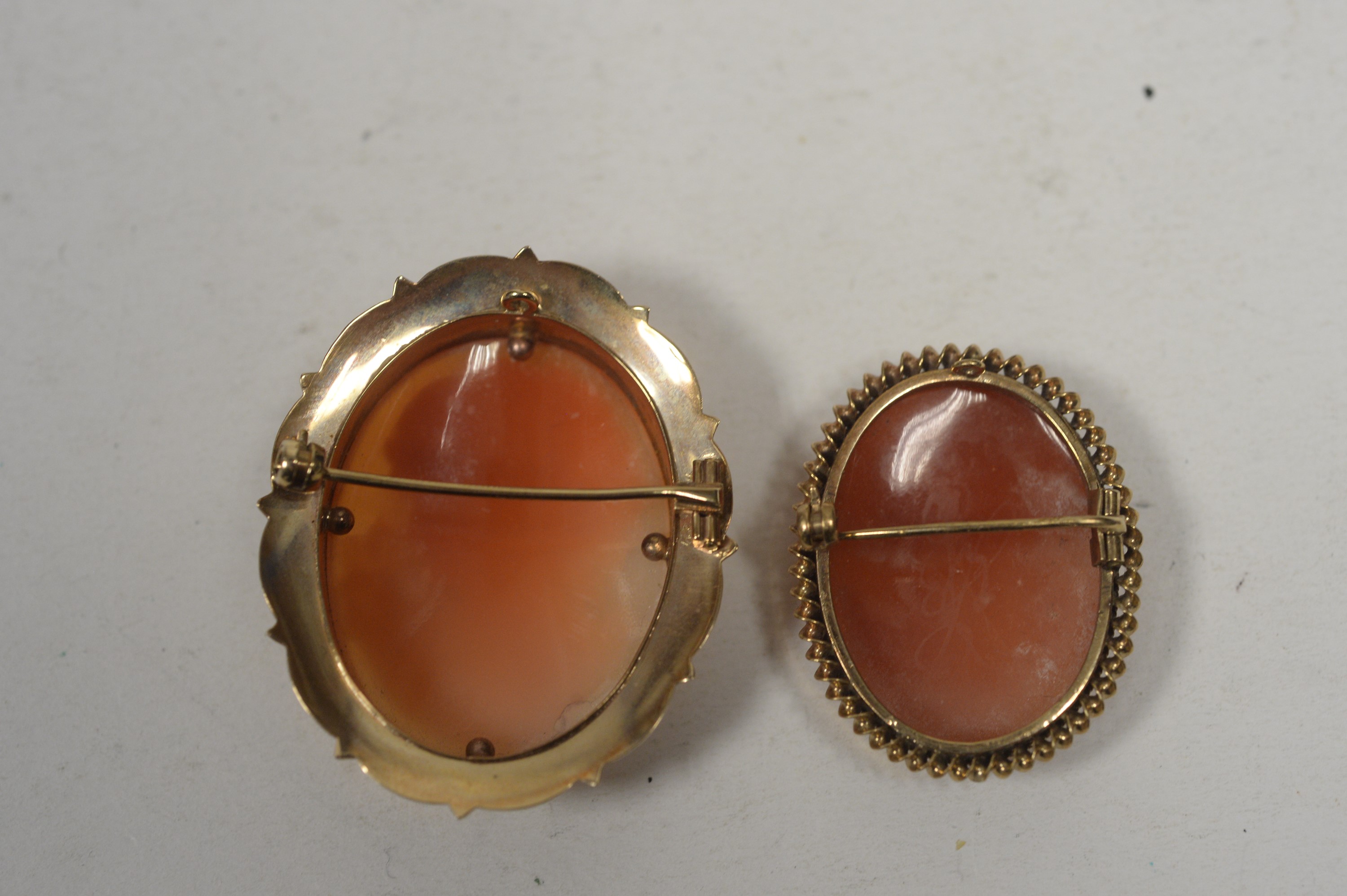 Two cameo brooches. - Image 2 of 2