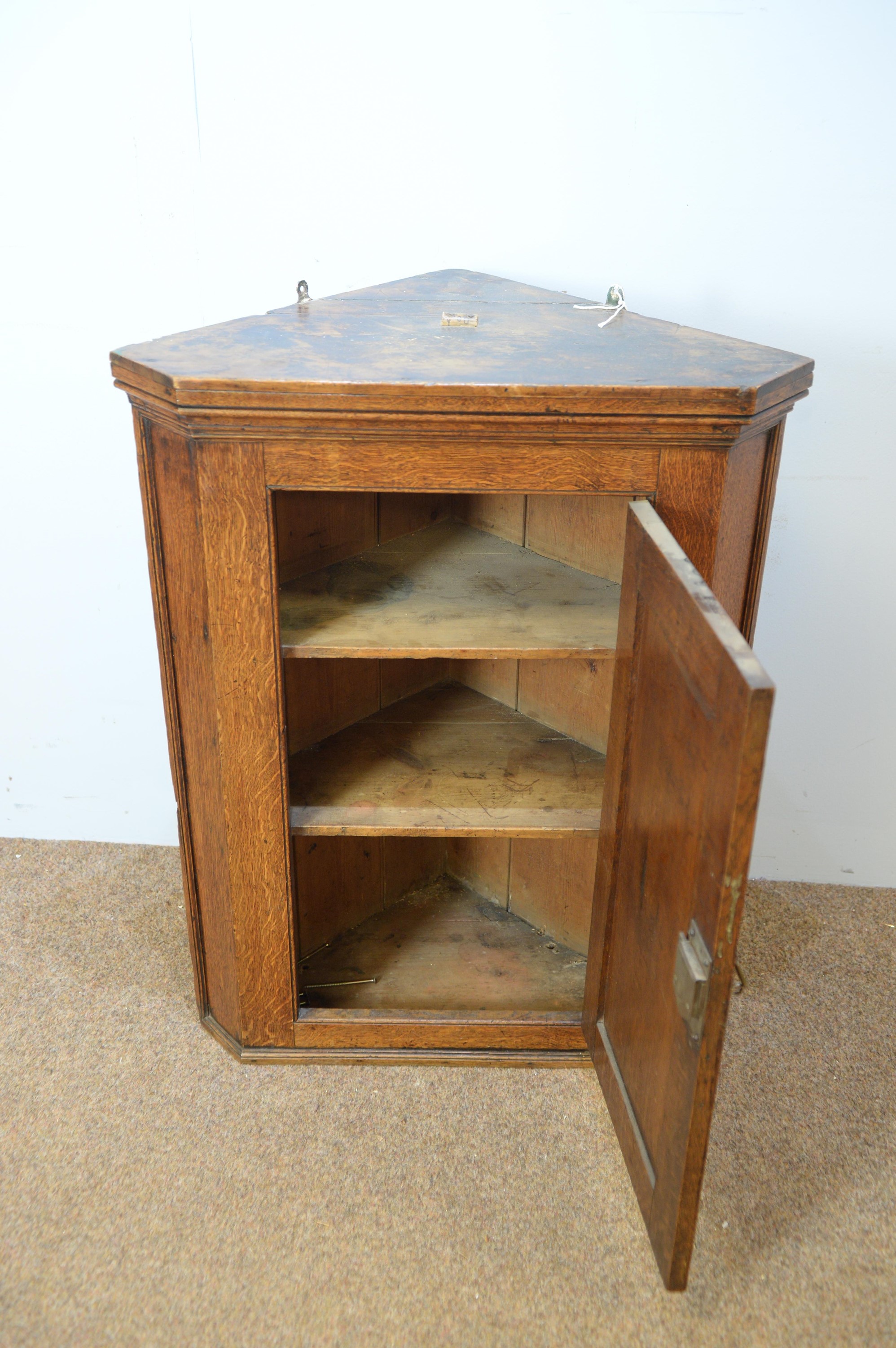 19th C oak corner cabinet. - Image 3 of 3