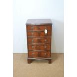 Georgian style chest of drawers.