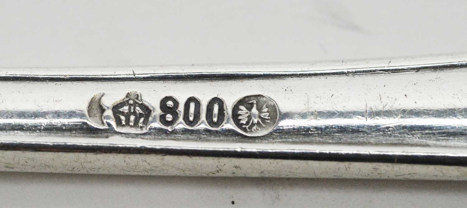 A part suite of German 800 standard silver cutlery. - Bild 2 aus 2