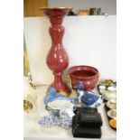 A small quantity of modern ceramics and other items.