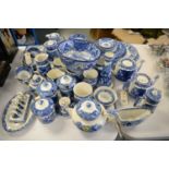 Quantity of 'Abbey' pattern blue and white earthenware.