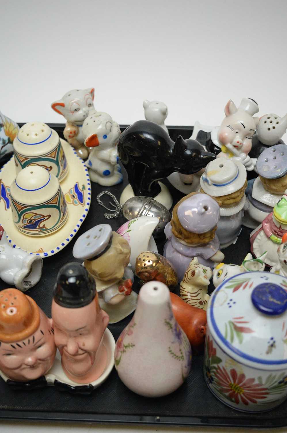 Small quantity of collectable novelty ceramics. - Image 3 of 4