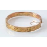 9ct. yellow gold bangle.