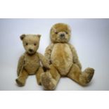 Two first-half 20th C plush teddy bears.