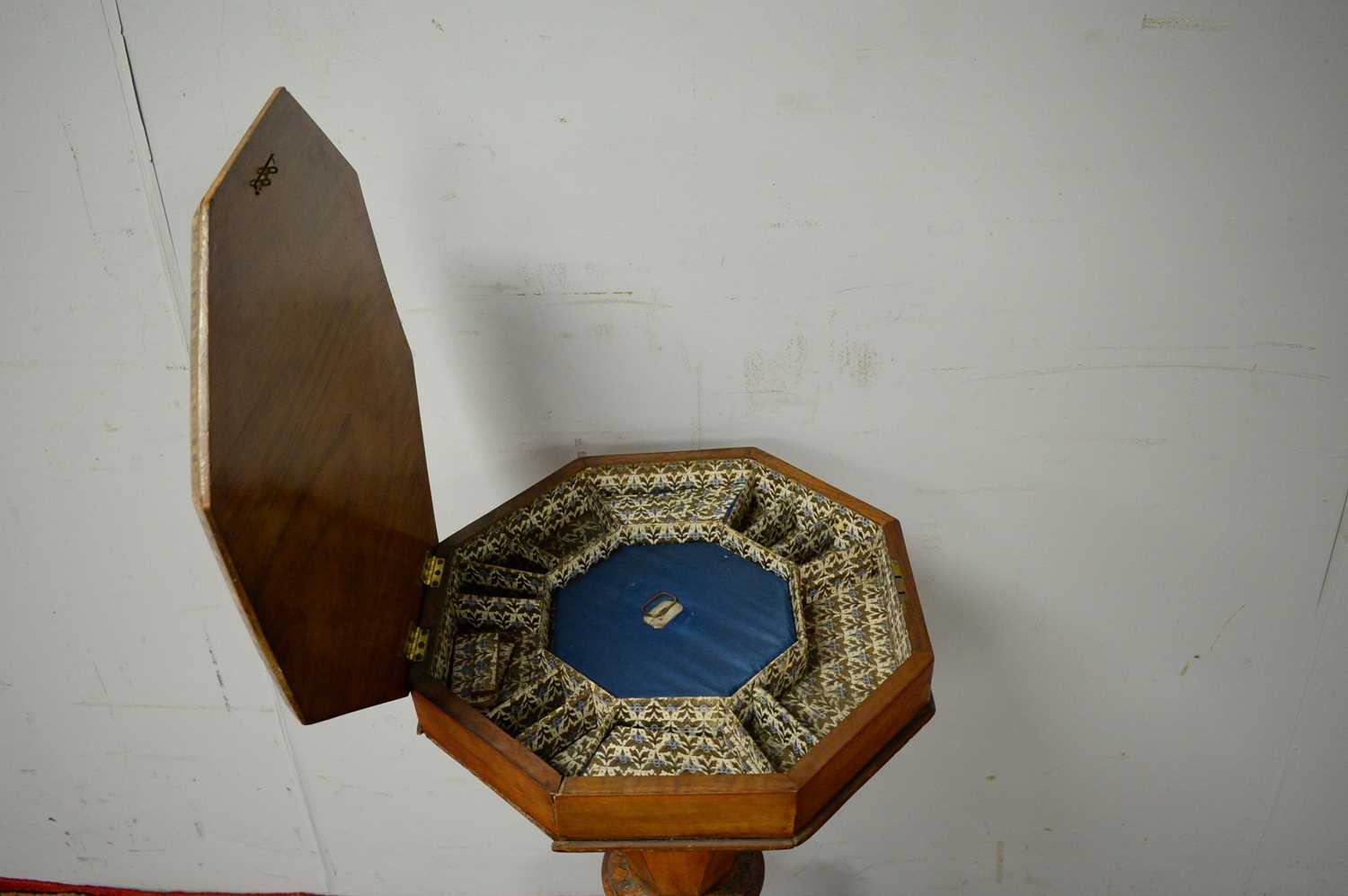 Victorian walnut work table. - Image 4 of 5