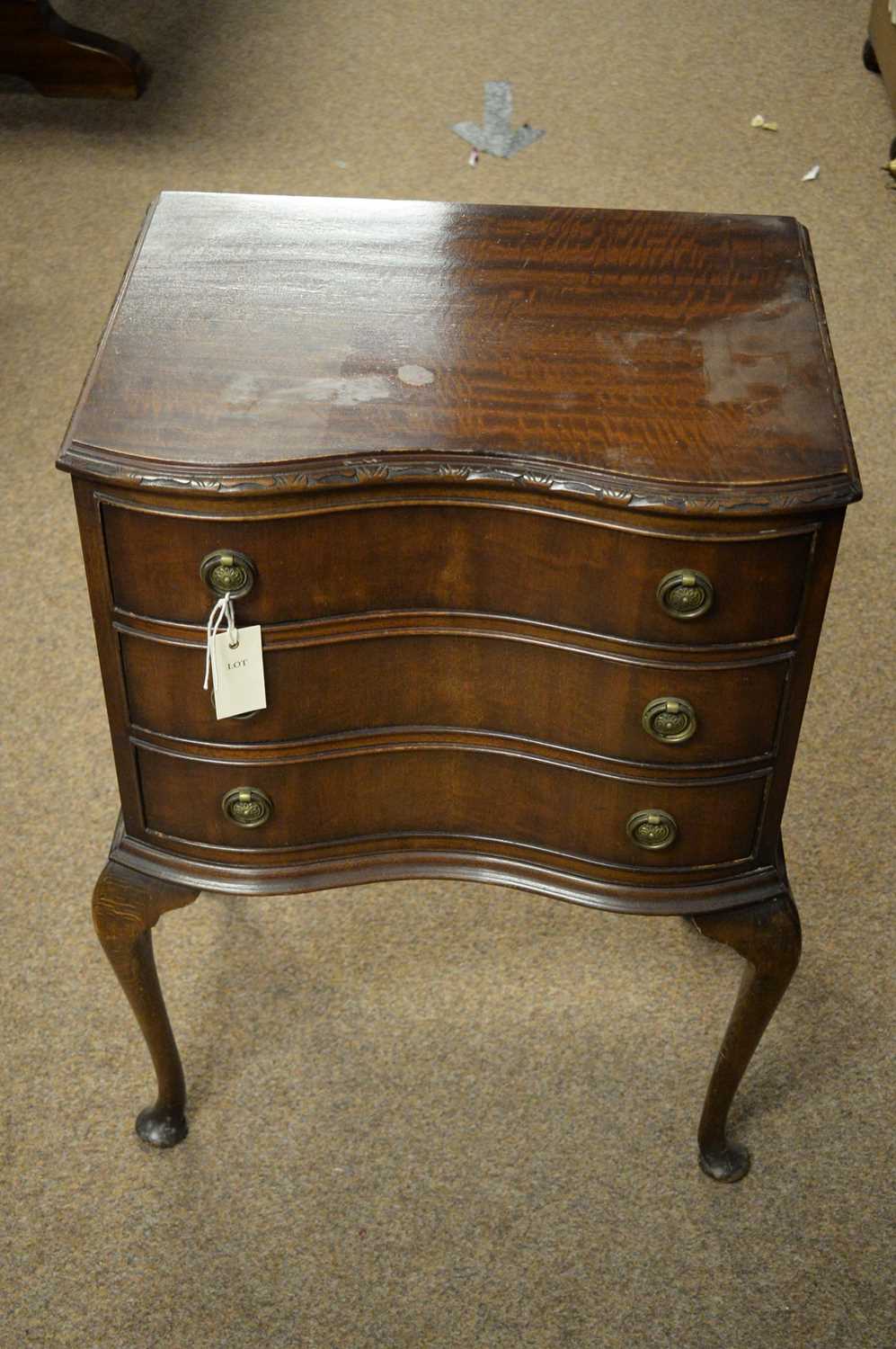 20th C mahogany chest of drawers. - Image 2 of 5