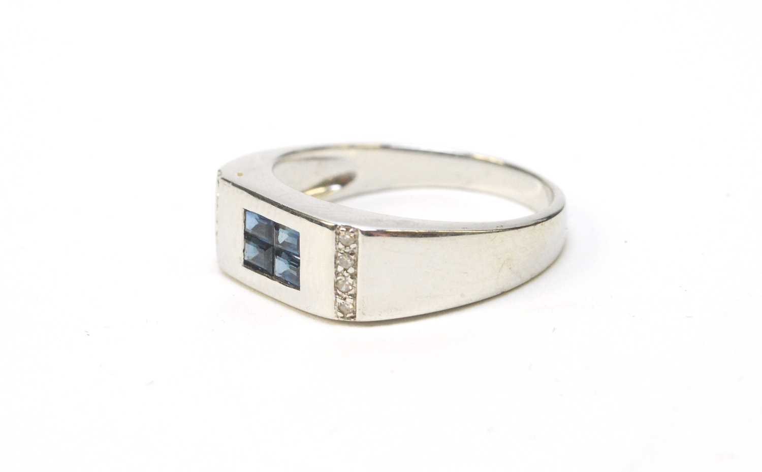 A sapphire and diamond ring - Bild 2 aus 3