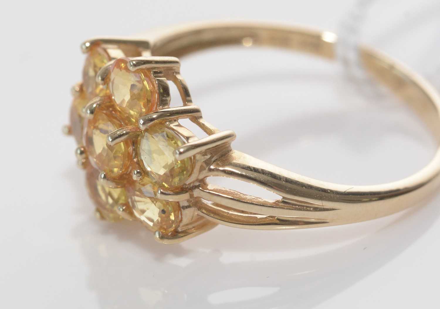A yellow sapphire cluster ring. - Bild 5 aus 6