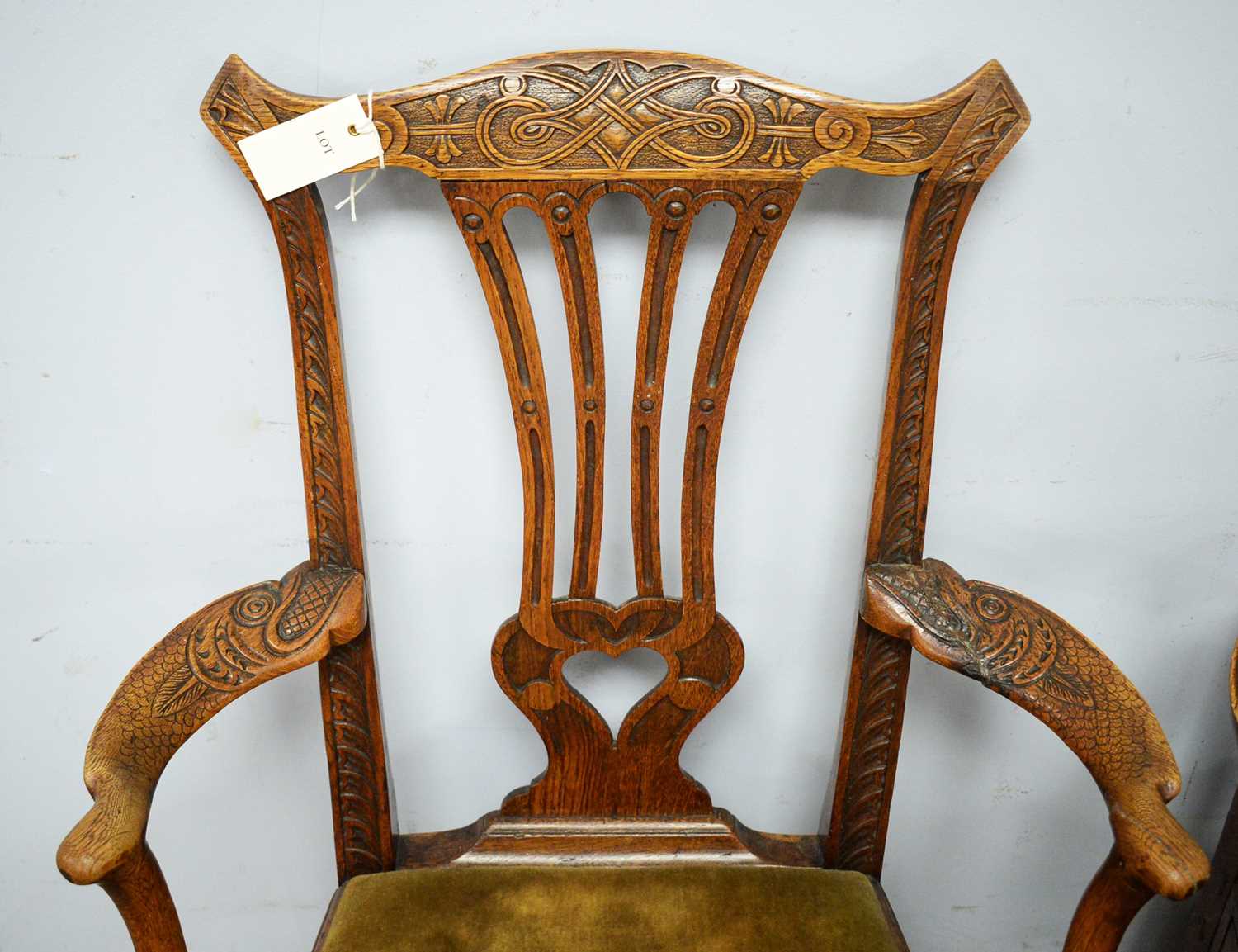 A set of four late 19th Century oak carver chairs - Bild 3 aus 3