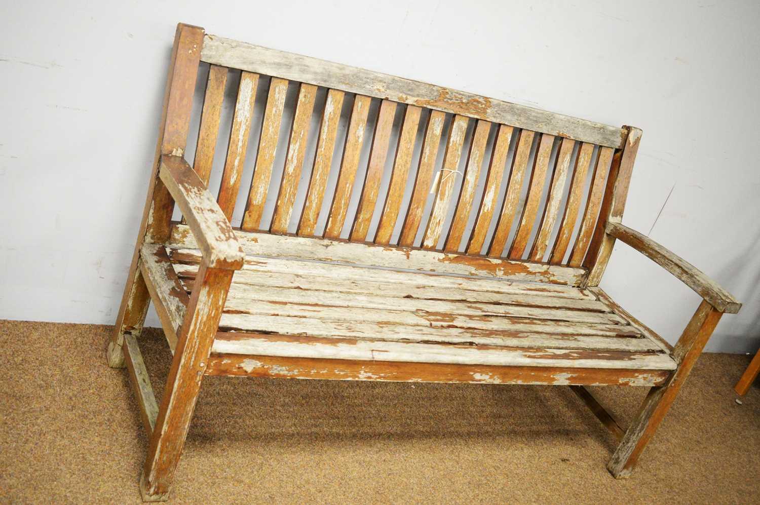 20th Century teak garden bench. - Bild 2 aus 2