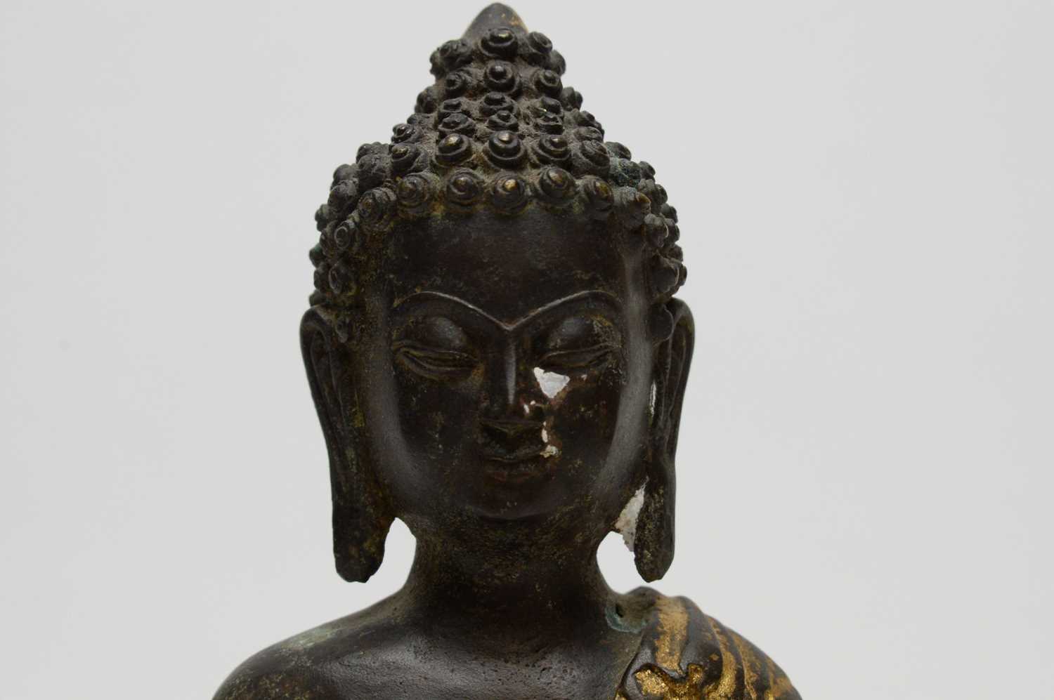 Gilt bronze Buddha - Image 4 of 4