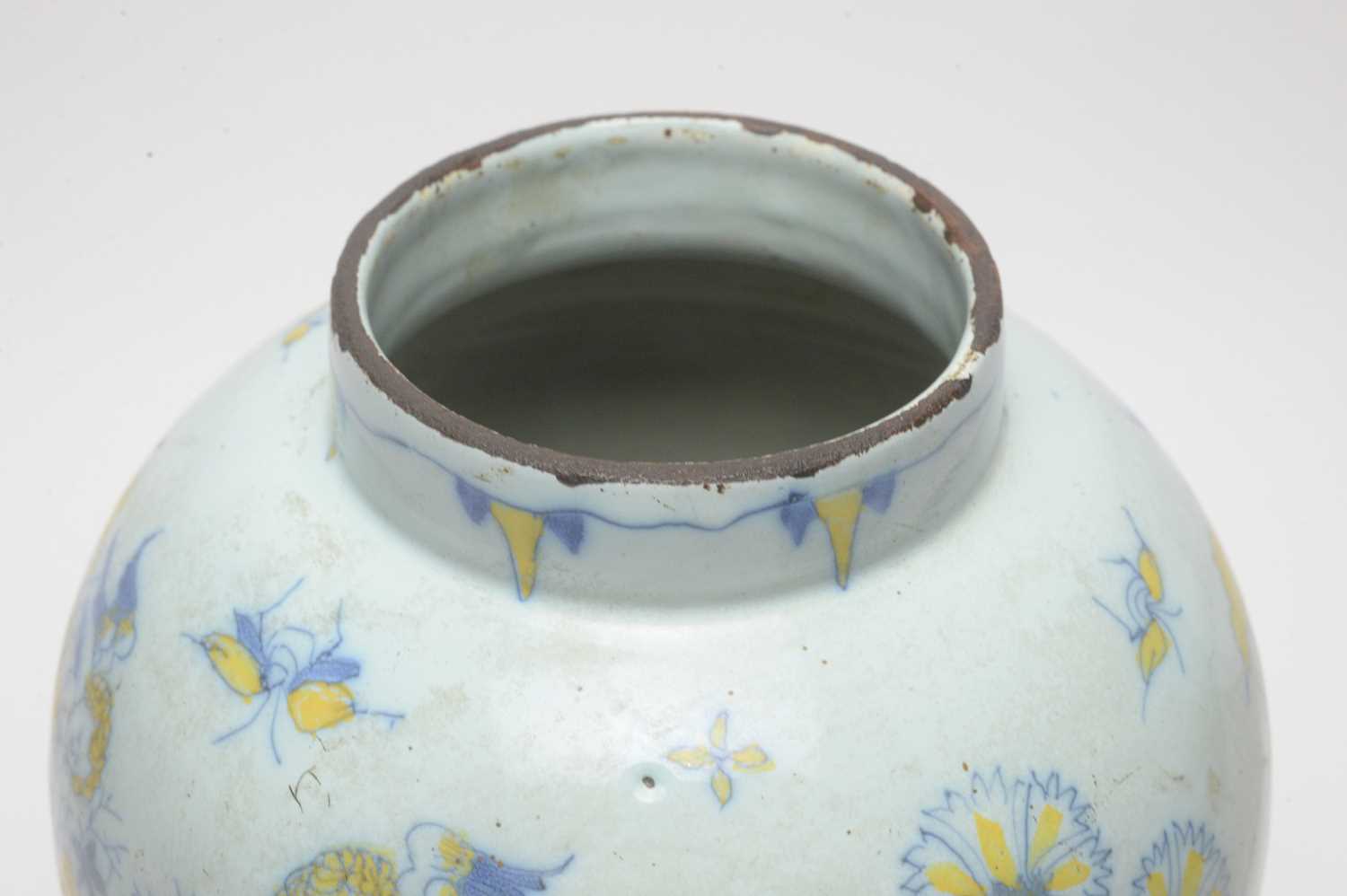 18th Century Delftware vase - Image 4 of 4