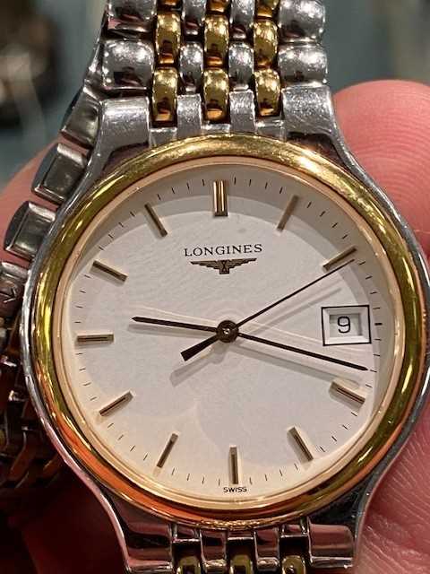 A lady's Longines Les Grandes Classique stainless steel wristwatch. - Image 4 of 4