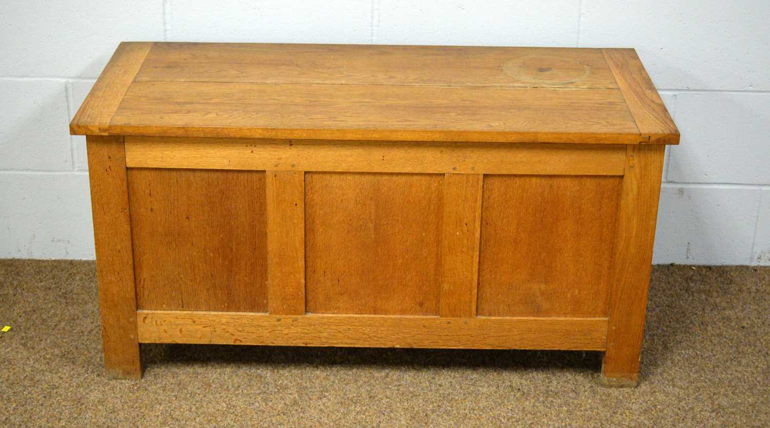 A 20th Century oak blanket box.