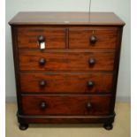 A late Victorian/early 20th Century mahogany chest of drawers.