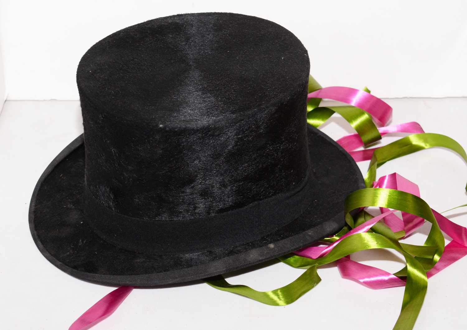 Black felt top hat