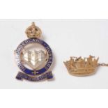 A yellow metal Northumberland Hussars badge and a Charles Horner naval sweetheart brooch.