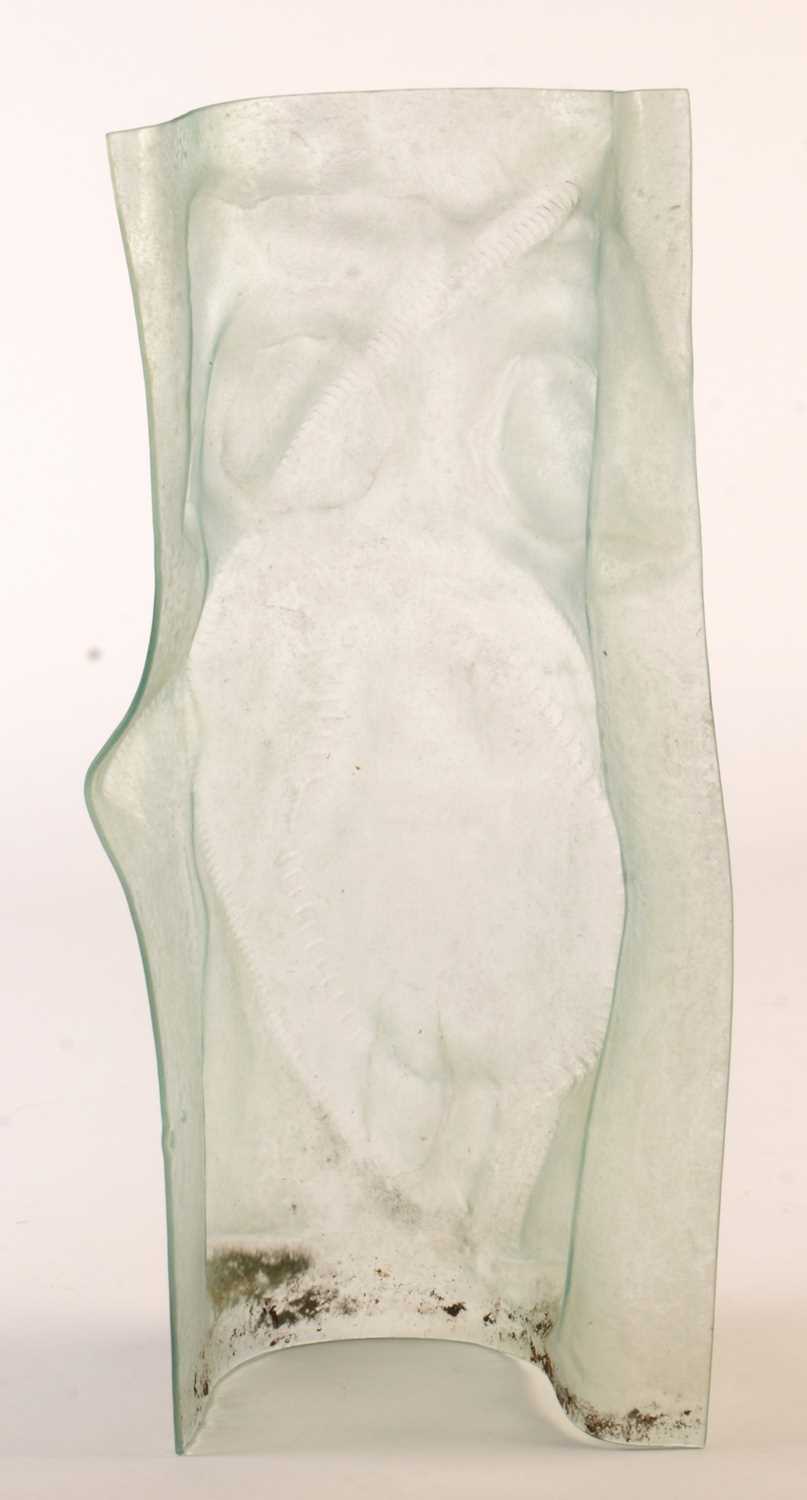 A contemporary glass sculpture - Bild 3 aus 7