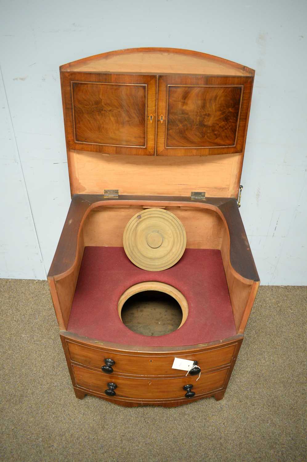 A 19th Century mahogany bowfront commode. - Bild 3 aus 3