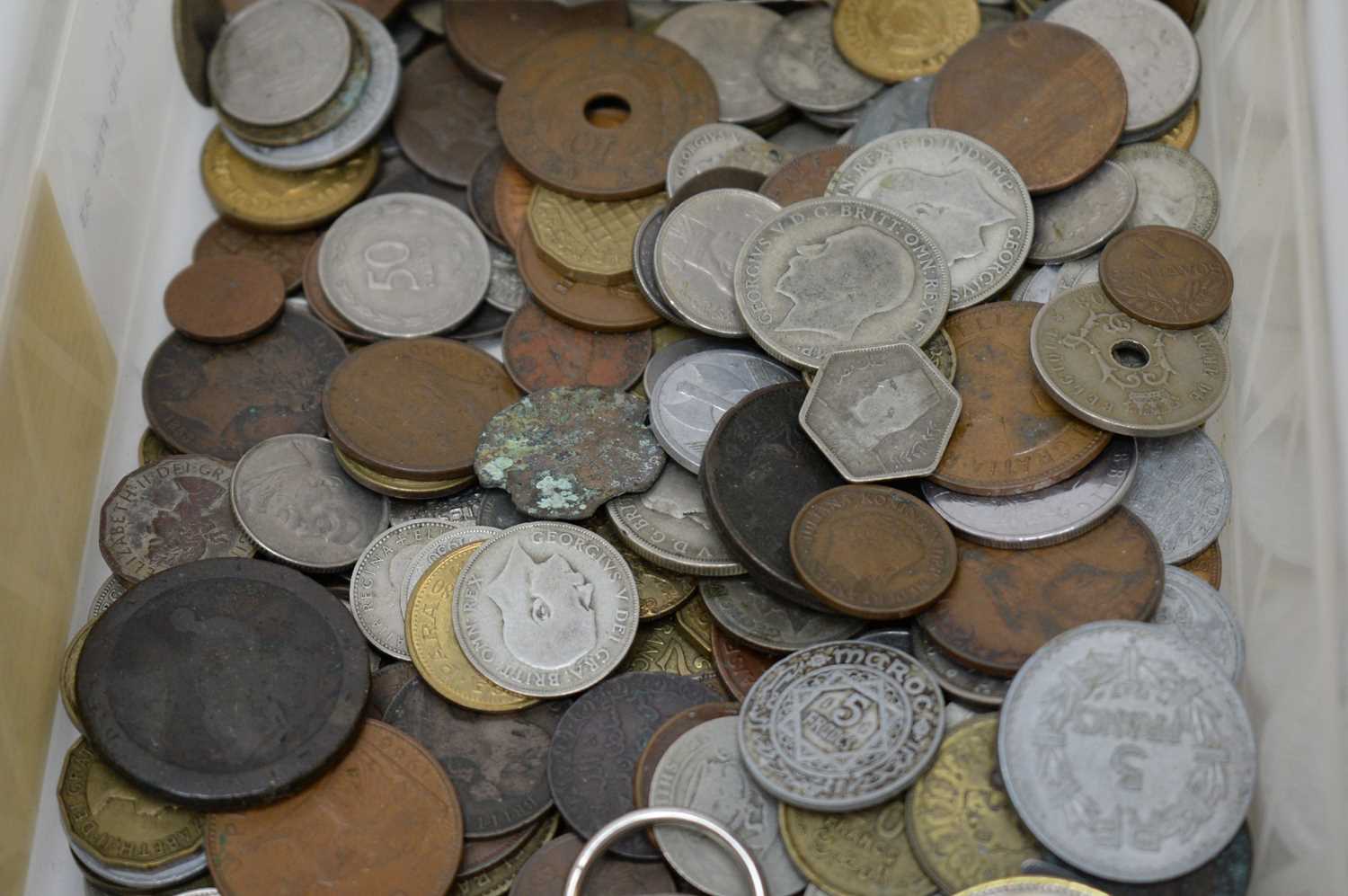 A selection of commemorative crowns and other coins - Image 3 of 5