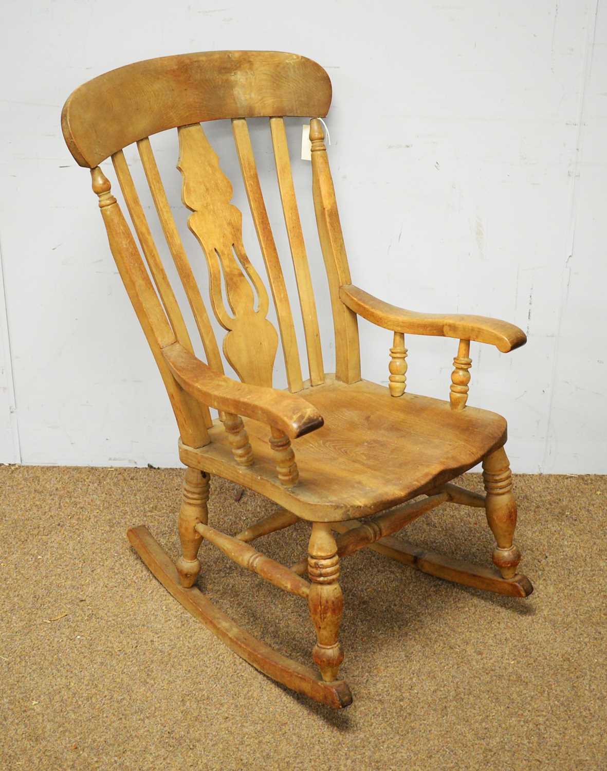 Early 20th Century elm rocking chair
