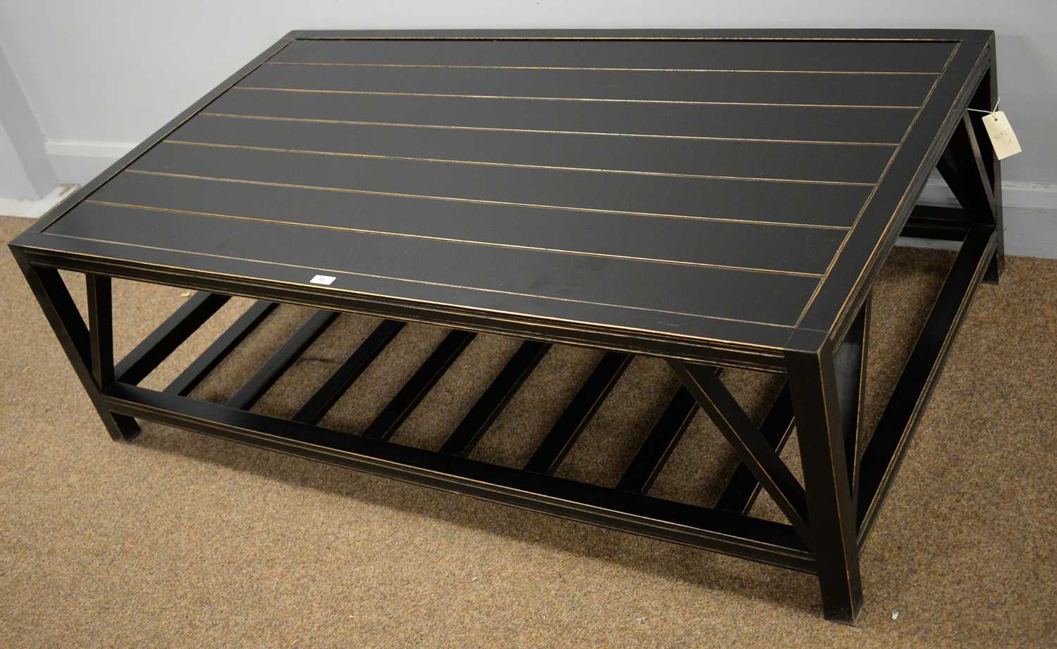 A modern Indonesian ebonised gold painted coffee table - Bild 2 aus 2