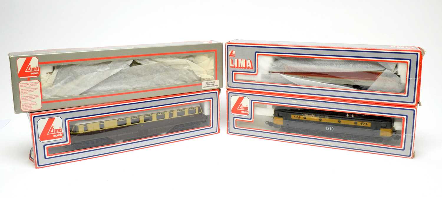 Four LIMA model trains.