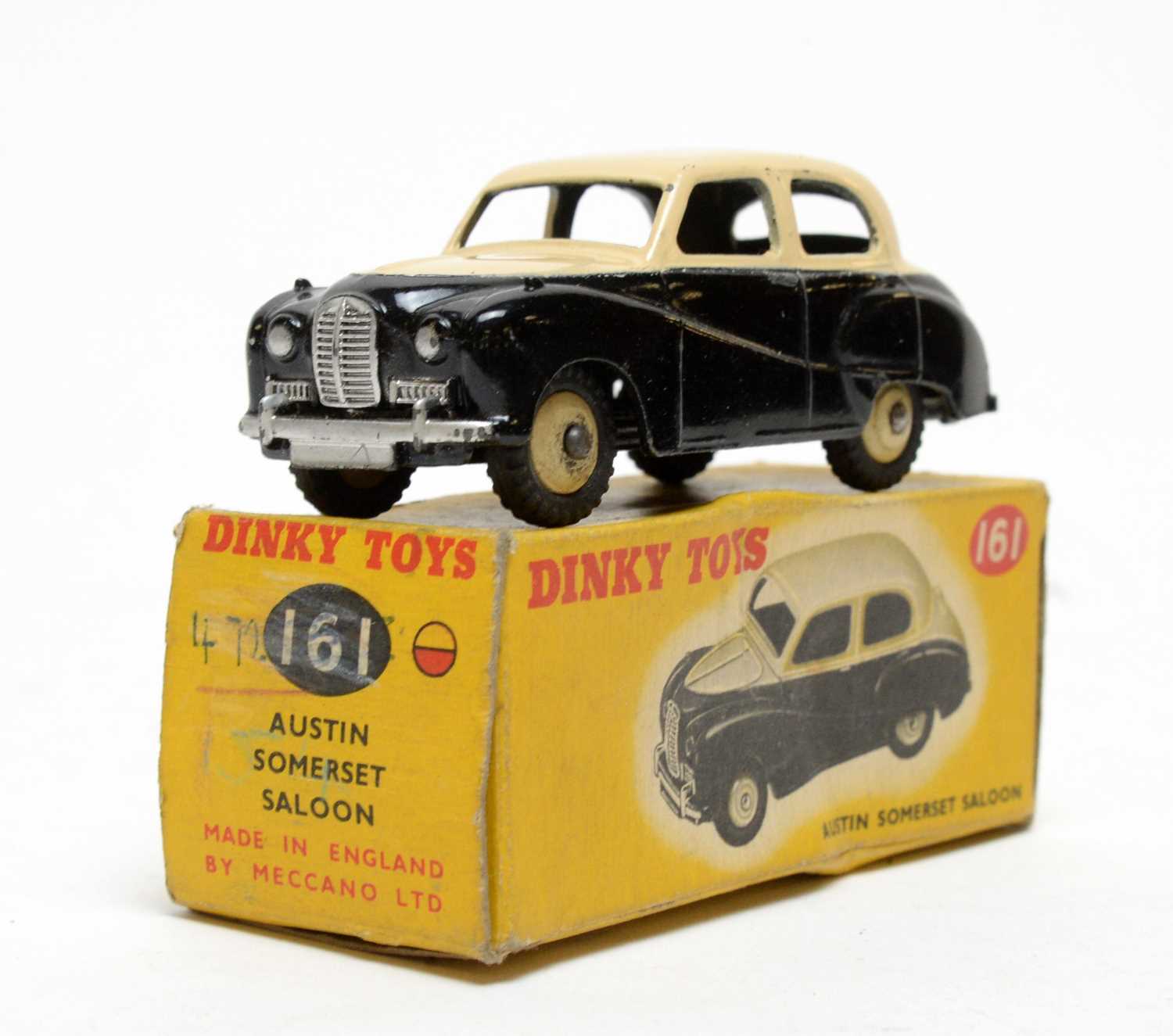 Dinky Toys Austin Somerset Saloon