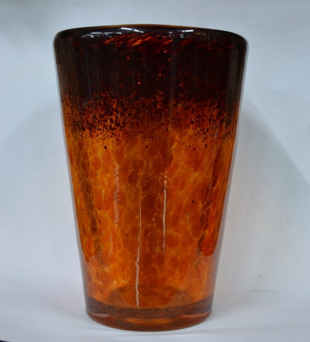 A studio glass vase - Image 2 of 3