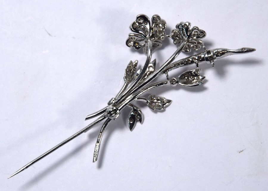 9ct white gold diamond set spray brooch - Image 2 of 5