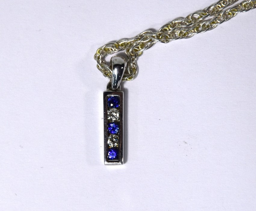 Diamond and sapphire pendant - Image 3 of 3