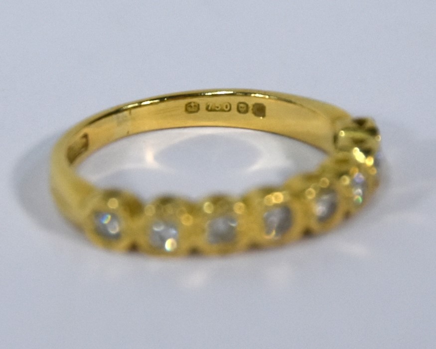 An 18ct yellow gold diamond set half eternity ring - Image 4 of 5