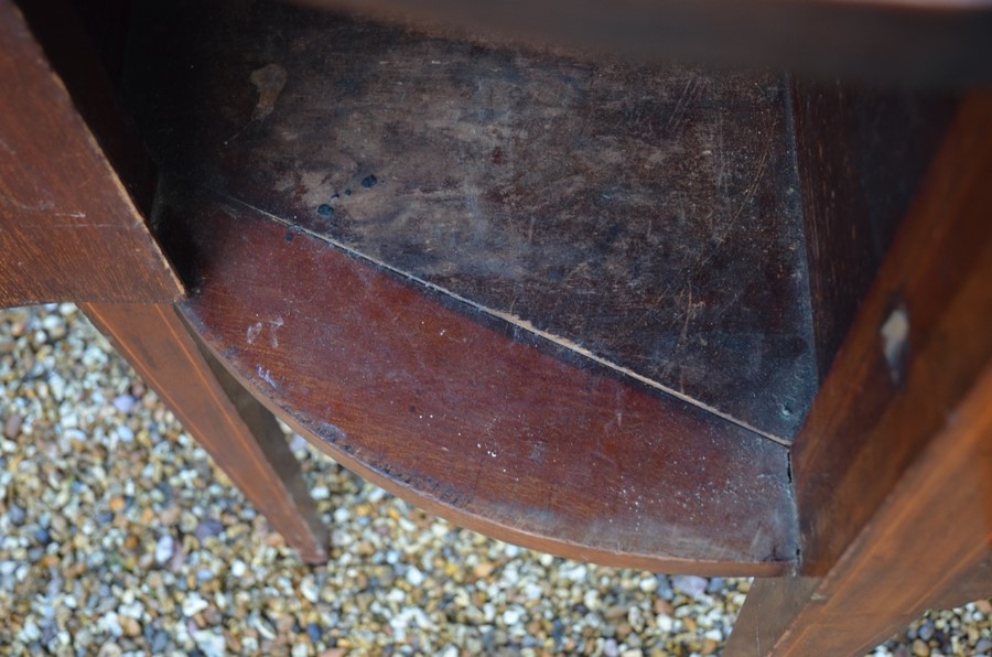 An Edwardian mahogany inlaid sideboard - Image 4 of 4