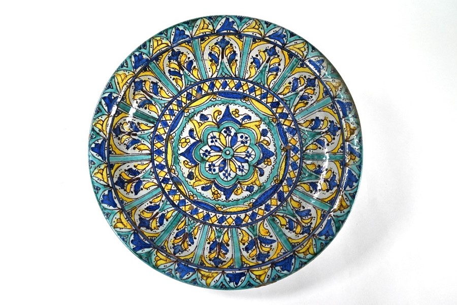 A 19th century Iznik tin-glazed bowl, 37 cm diameter - Image 2 of 4