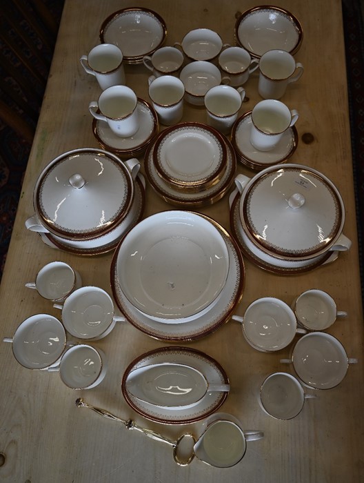 A Royal Albert Paragon china 'Holyrood' pattern dinner/tea service - Image 2 of 4