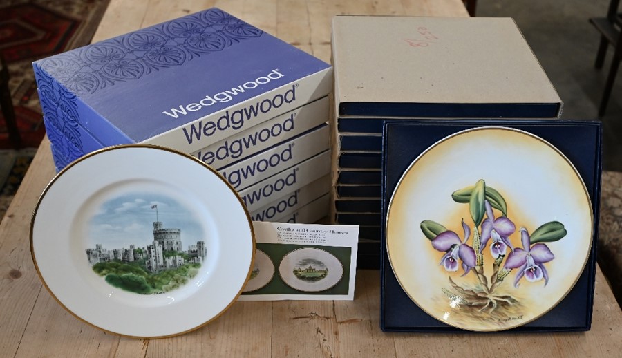 Six boxed Wedgwood wall plates etc